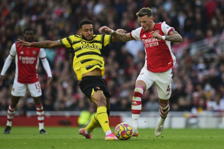 3-2 Doppelspiele! Die beiden großen Spieler von Arsenal stürmten auf das Feld