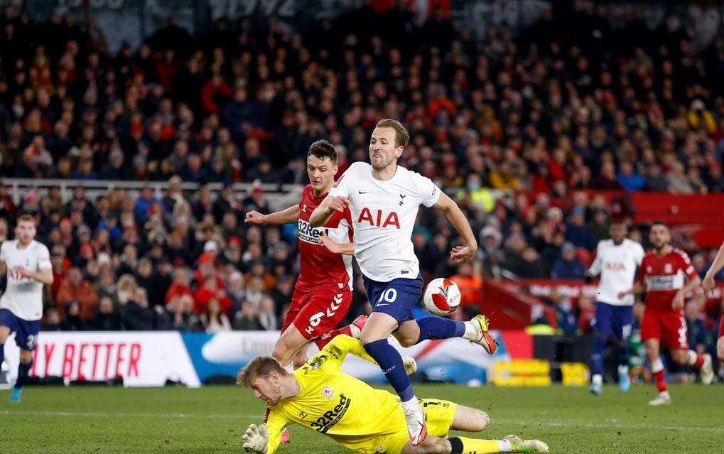 Die Explosion des Super Dark Horse eliminierte Manchester United und Tottenham